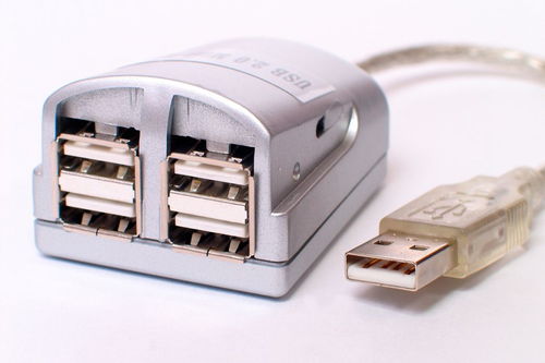 电脑硬盘数据线 电源线与数据线的区分方法