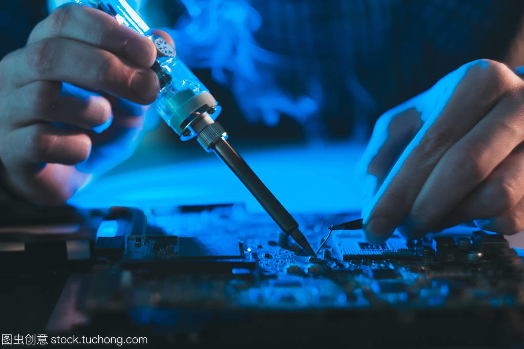 焊接主板 计算机工程师在硬件开发中的关键技艺